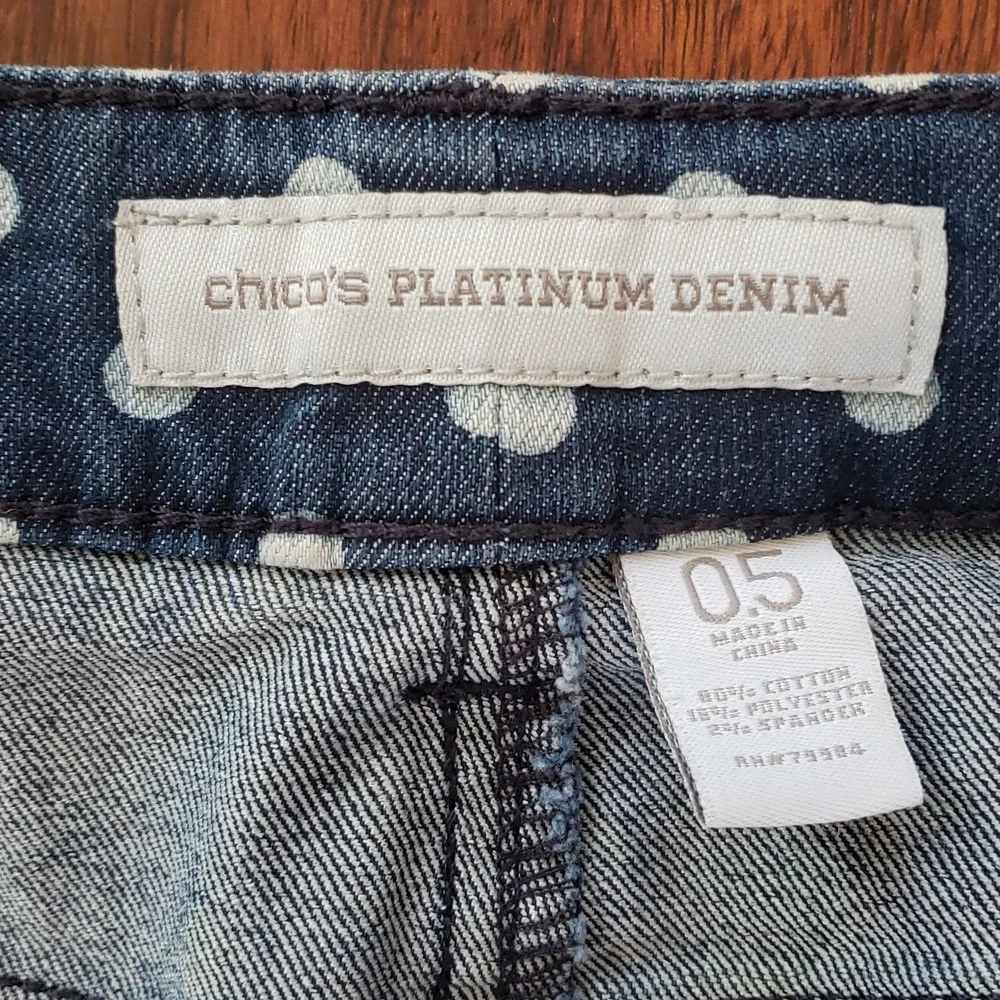 CHICO’S Platinum Denim Jeans | Blue White Polka Dot | Cropped Length | SIZE .5 - Picture 12 of 12